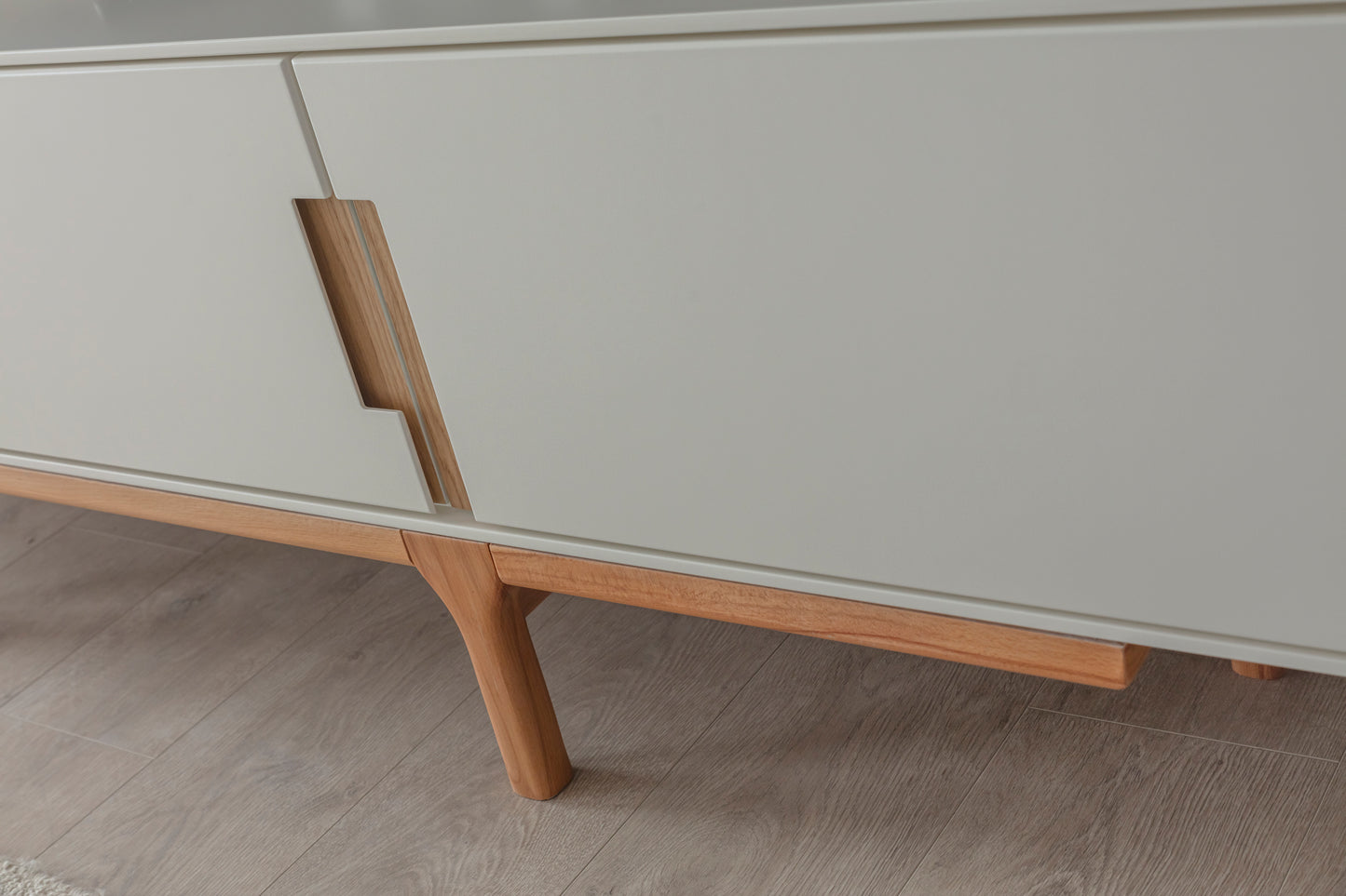 Aura Ceviz Yemek Odası